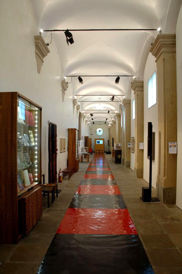 MIAAO Sottana Gallery