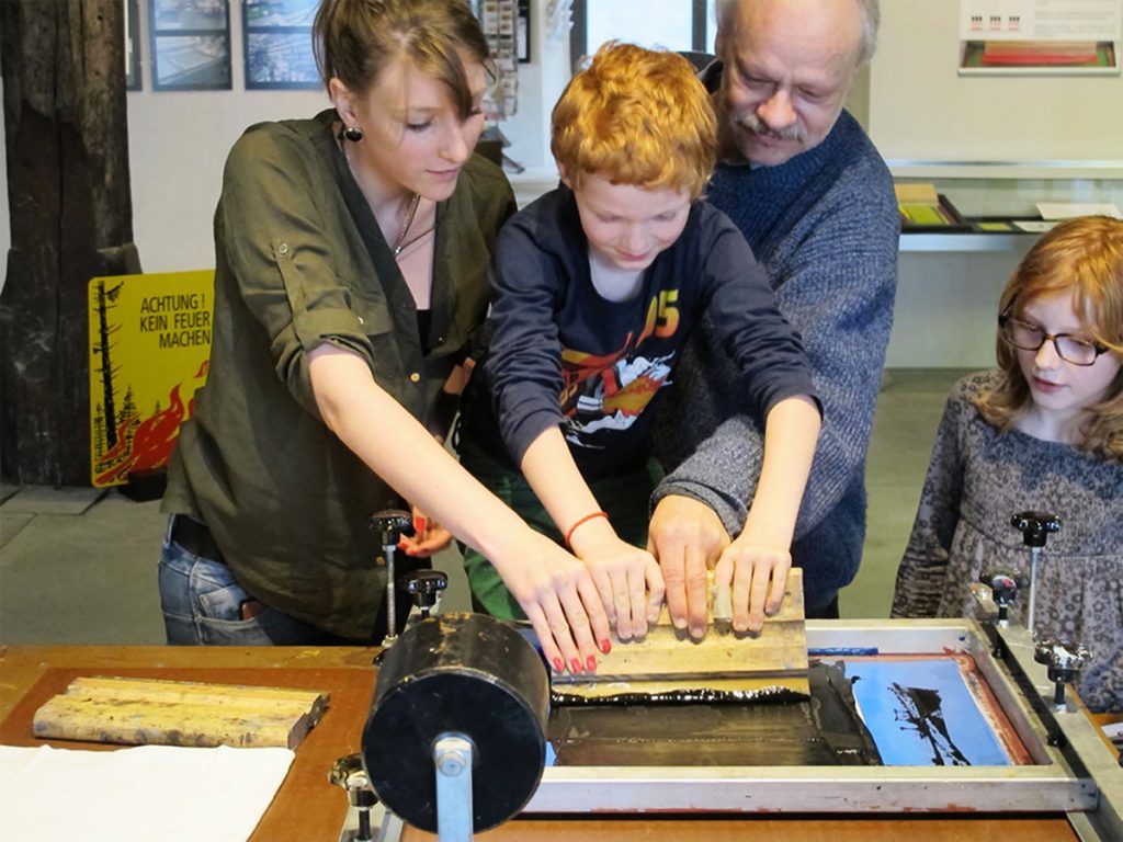 Guido Lengwiler screenprint workshop ( Gutenberg museum - Freiburg, Suisse)