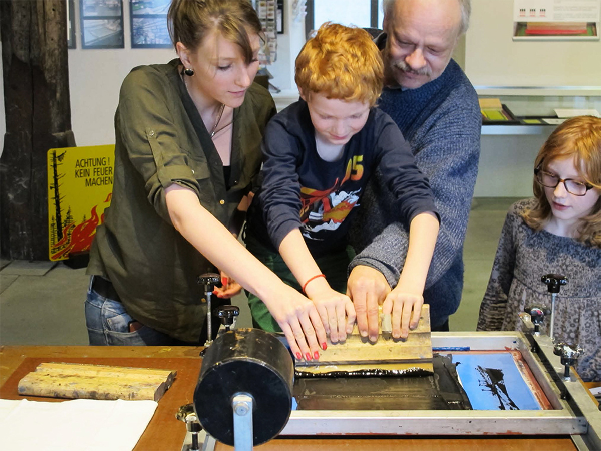 Guido Lengwiler screenprint workshop ( Gutenberg museum - Freiburg, Suisse)