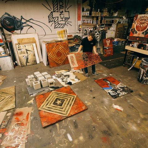OBEY : SHEPARD FAIREY DANS L’ATELIER DU GÉANT